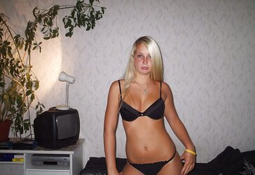 Inexperienced blondes sandra naked