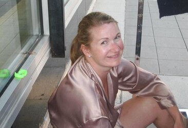 Satin mature
