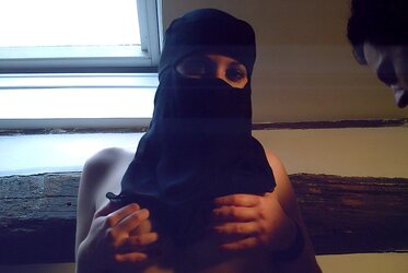 ARAB COCKSLUT - INESS