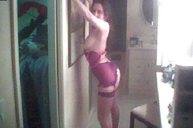 Inexperienced wifey posing