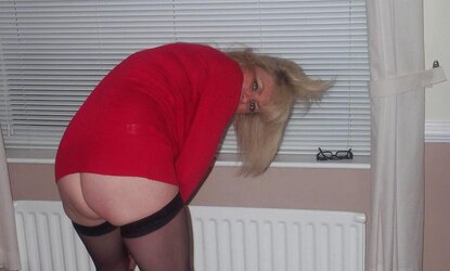 MUMMY AND MATURE BACKSIDES