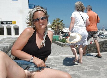 Mature without culotte