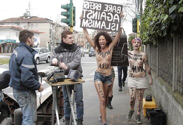 Femen 2013-04-04 Braless Jihad protest day