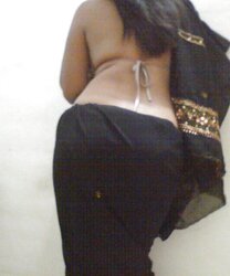 Super-Sexy Ebony Saree
