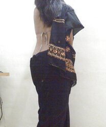 Super-Sexy Ebony Saree