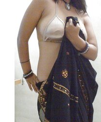 Super-Sexy Ebony Saree