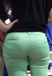 CANDID RUMP-SHOTS