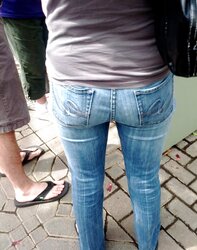 CANDID RUMP-SHOTS