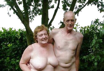 Mature duo 1.