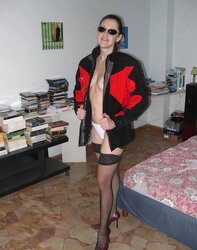 Inexperienced damsel with sunglasses