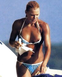 Luxurious Nipslip by Voyeur TROC