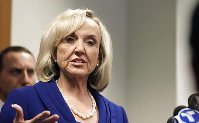 Conservative Jan Brewer gives me a meatpipe
