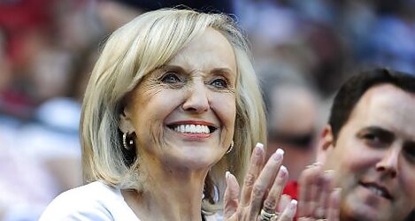 Conservative Jan Brewer gives me a meatpipe