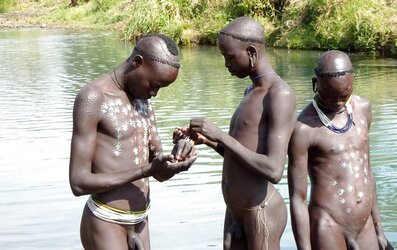 Africa folks drill ladies