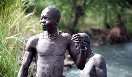 Africa folks drill ladies