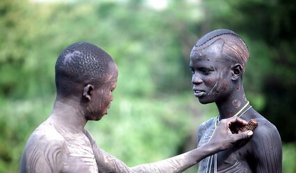 Africa folks drill ladies