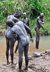 Africa folks drill ladies
