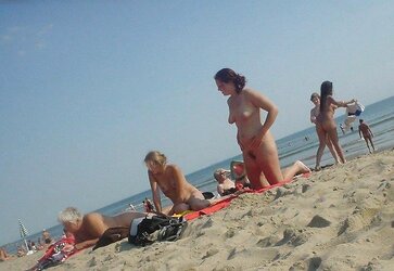 I enjoy public bareness
