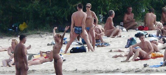 I enjoy being nude!