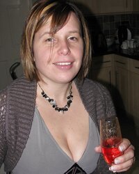 UK mummy Cockslut Angie C pt