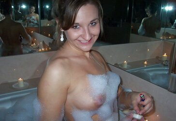 Duo having joy in the bathtub