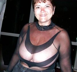 Topless 22.