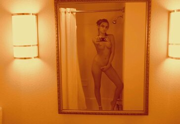 Bare selfshot teenagers