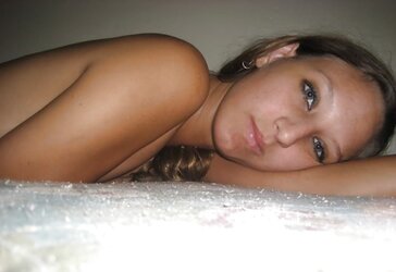 Pretty Platinum-Blonde Deepthroating