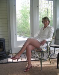 Light-Haired Mature Wifey Showcases Off In Front Of Her Spouse