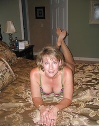 Light-Haired Mature Wifey Showcases Off In Front Of Her Spouse