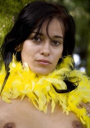 Viki Nude in Yellow