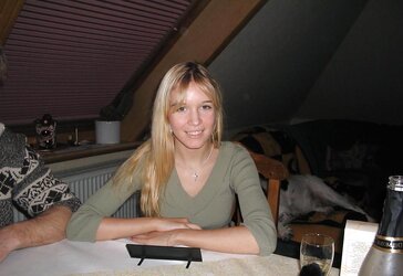 ASH-BLONDE - GORGEOUS AND CRAZY