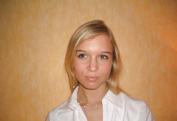 ASH-BLONDE - GORGEOUS AND CRAZY