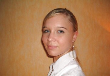 ASH-BLONDE - GORGEOUS AND CRAZY