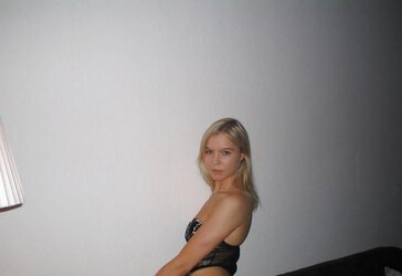 ASH-BLONDE - GORGEOUS AND CRAZY