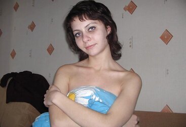 RUSSIAN TEENAGER POSING