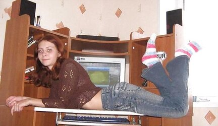 RUSSIAN TEENAGER POSING