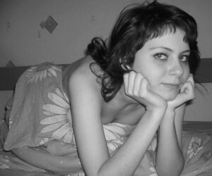 RUSSIAN TEENAGER POSING