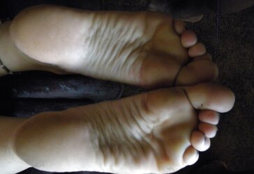 Phat Ass White Girl,plumper,soles