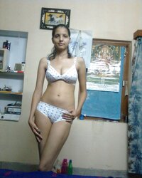 Pakistani call chick Asma