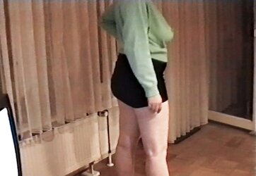 SAG - Mommies Jiggly Downblouse Udders In A Green Sweater