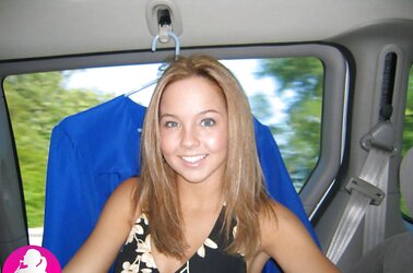 Cheerleader becca manns