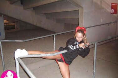 Cheerleader becca manns