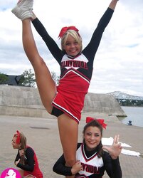 Cheerleader becca manns