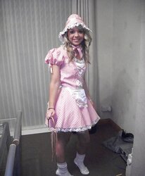 Slutz in trendy sundress