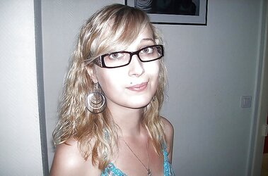 Women a lunettes