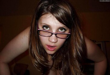 Women a lunettes