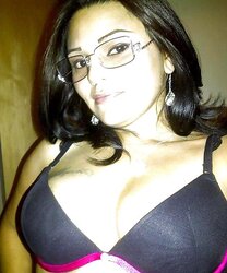 Women a lunettes