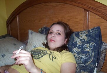 SingleStonerBabe From JoinUnTrue.com