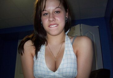 SingleStonerBabe From JoinUnTrue.com